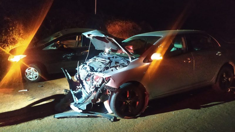 Uma colis&atilde;o entre dois carros deixou quatro pessoas feridas em Pinhalzinho. &mdash; Foto: Corpo de Bombeiros Militar/Reprodu&ccedil;&atilde;o/ND