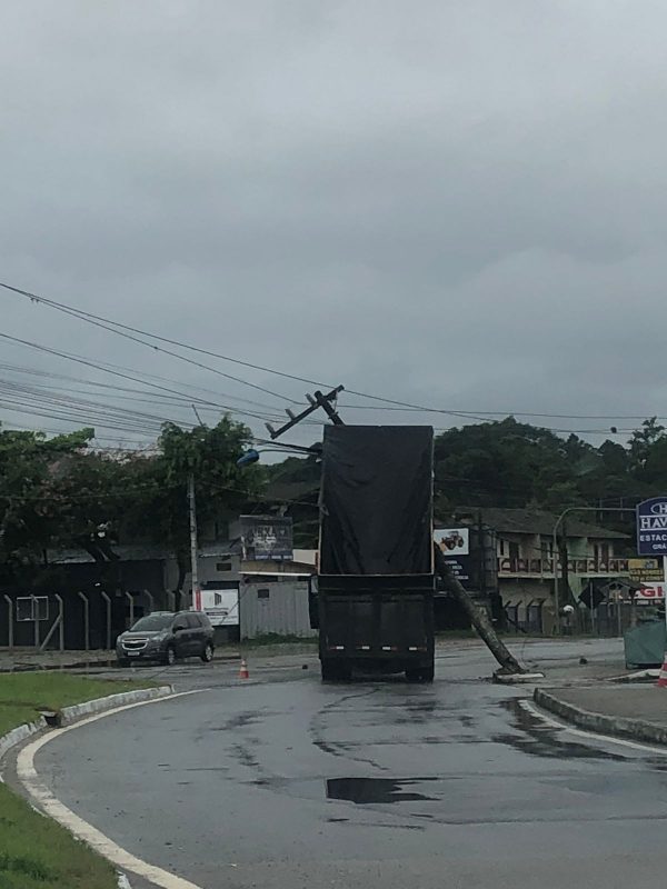 Acidente causou filas na manh&atilde; deste s&aacute;bado (18) – Foto: Reprodu&ccedil;&atilde;o/Redes Sociais/ND