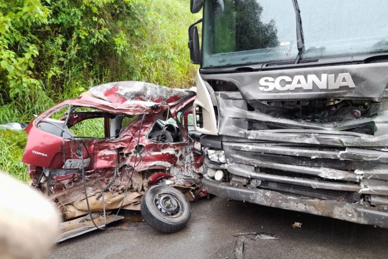 Acidente ocorreu no KM 99 da BR-280, em Corup&aacute; – Foto: Corpo de Bombeiros Militar/Divulga&ccedil;&atilde;o/ND