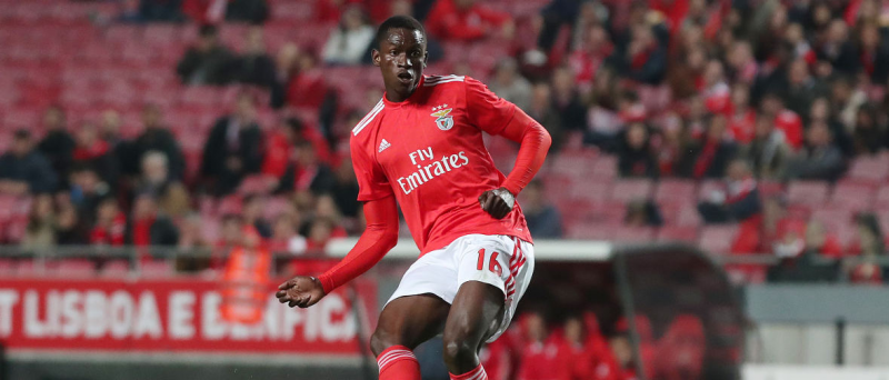 Alfa Semedo chegou ao Benfica depois do p&ecirc;nalti – Foto: Benfica/Divulga&ccedil;&atilde;o