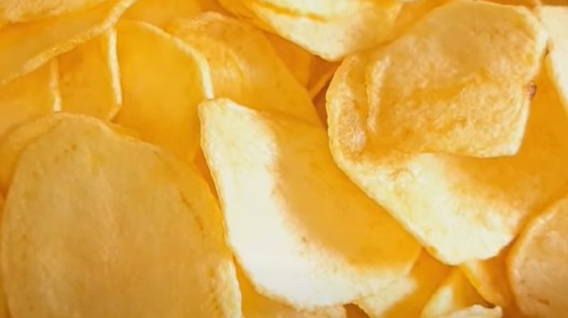 Caixa de supermercado comeu poss&iacute;vel pr&ecirc;mio de R$ 620 mil na Inglaterra – Foto: Reprodu&ccedil;&atilde;o/ Youtube