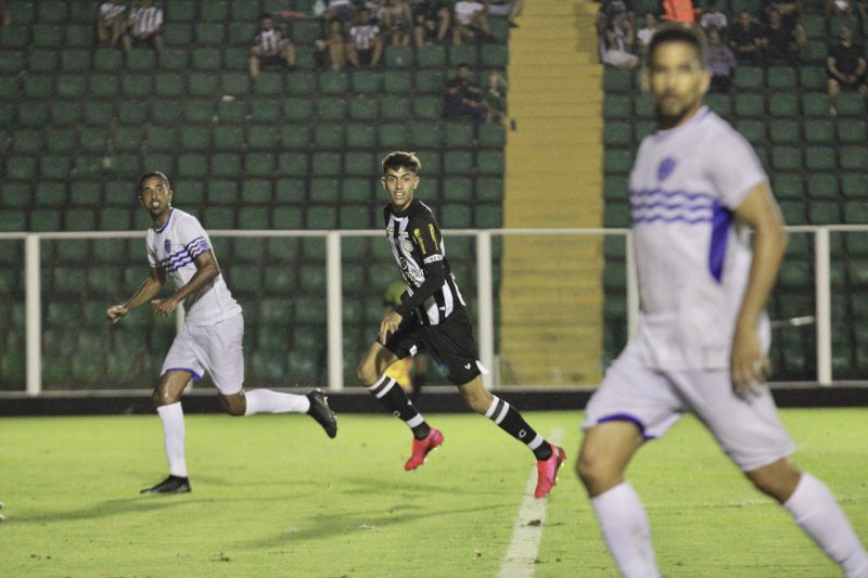 Bernab&eacute; foi o respons&aacute;vel pelo quarto gol do Furac&atilde;o do Estreito – Foto: Patrick Floriani/Figueirense/Divulga&ccedil;&atilde;o/ND