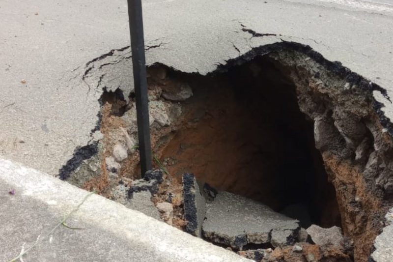 Dois pontos da BR-280 estão com trânsito em meia pista; veja