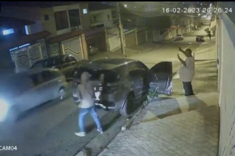 Ladr&otilde;es roubaram carro do cantor P&eacute;ricles em S&atilde;o Paulo – Foto: Reprodu&ccedil;&atilde;o/Internet