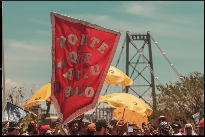 O bloco carrega a ess&ecirc;ncia das tradi&ccedil;&otilde;es das fanfarras e dos carnavais de rua&nbsp;– Foto: Divulga&ccedil;&atilde;o