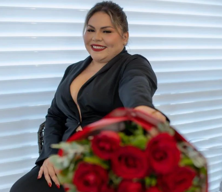 Priscila Meireles explodiu na internet com a vers&atilde;o brasileira de Flowers da Miley Cyrus – Foto: Reprodu&ccedil;&atilde;o/Internet