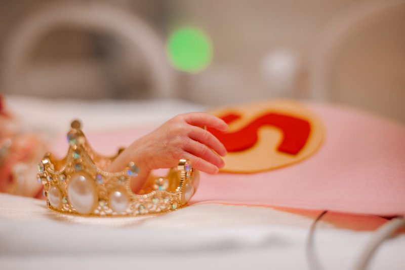 Beb&ecirc;s internados em hospital de Blumenau posam para ensaio de Carnaval – Foto: Divulga&ccedil;&atilde;o/Hospital Santo Ant&ocirc;nio