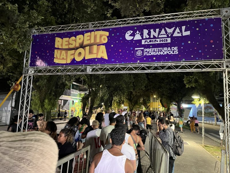 Carnaval da avenida Herc&iacute;lio Luz teve controle de entrada e vistoria para garantir seguran&ccedil;a dos foli&otilde;es – Foto: Divulga&ccedil;&atilde;o/ND