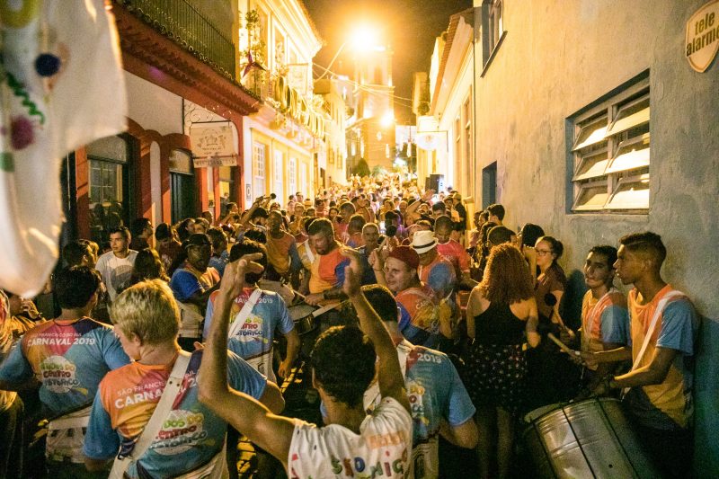 Desfile de blocos tamb&eacute;m est&aacute; na programa&ccedil;&atilde;o do Carnaval de S&atilde;o Francisco do Sul – Foto: Prefeitura de S&atilde;o Francisco do Sul/Divulga&ccedil;&atilde;o