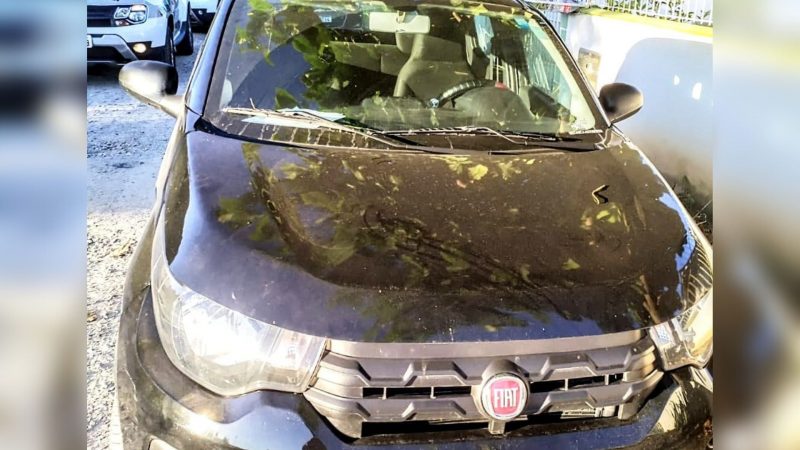Carro da v&iacute;tima foi usado pelo suspeito na fuga – Foto: Pol&iacute;cia Militar/Divulga&ccedil;&atilde;o/ND