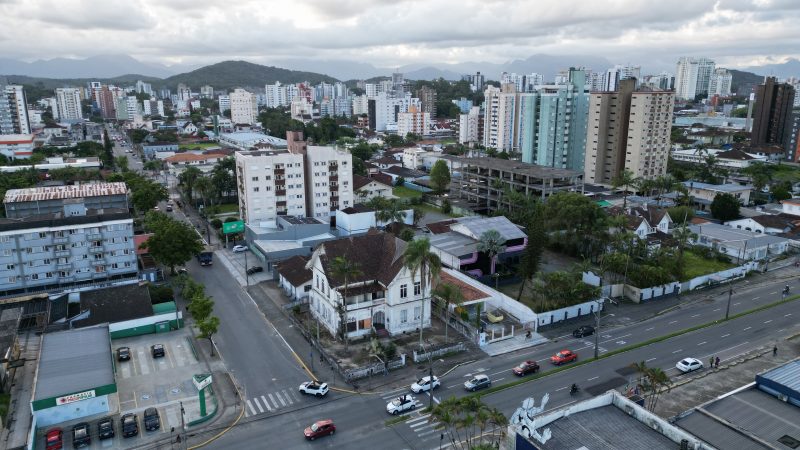 Casar&atilde;o fica localizado no bairro Bucarein – Foto: Carlos JR/ND