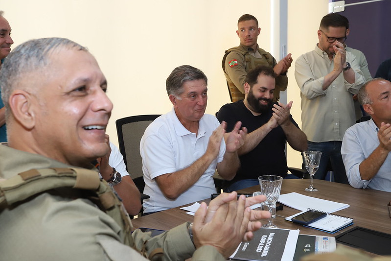 Encerramento da coletiva foi marcado por salva de palmas aos que participaram da folia – Foto: Pedro Perez/PMF/Divulga&ccedil;&atilde;o/ND