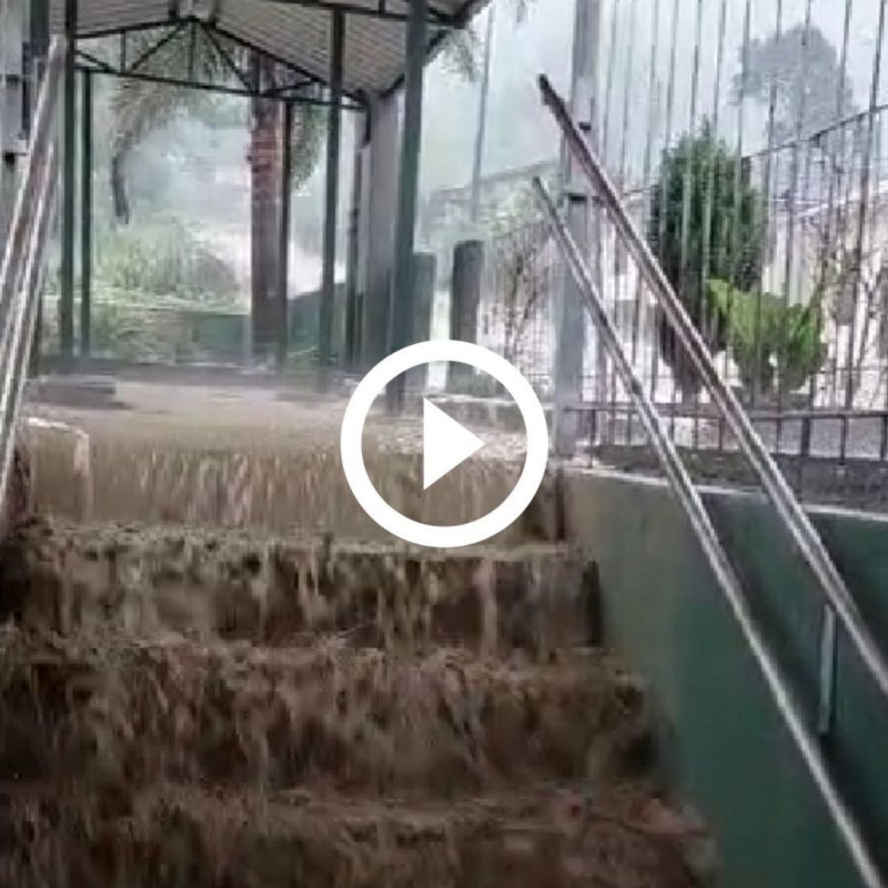 Chuva faz ‘cachoeira’ aparecer em escola de SC e cena impressiona – Foto: Reprodu&ccedil;&atilde;o/ND