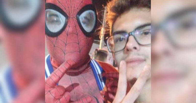 Quem &eacute; o jovem que bombeiros buscam no rio ap&oacute;s queda de ponte p&ecirc;nsil entre SC e RS – Foto: Internet/Reprodu&ccedil;&atilde;o/ND