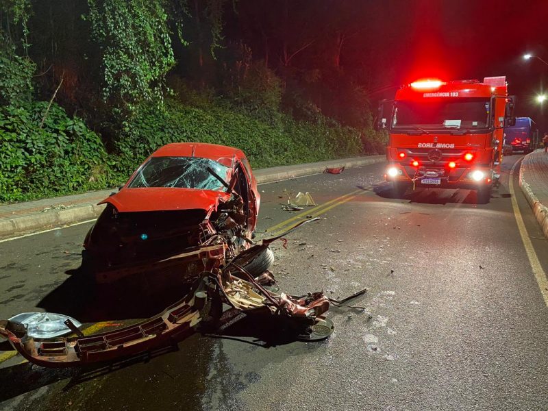 Uma mulher morreu ap&oacute;s um grave acidente em Quilombo. &mdash; Foto: Corpo de Bombeiros Militar/Reprodu&ccedil;&atilde;o/ND