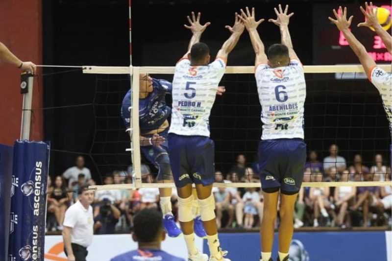 Na primeira fase, Joinville e Monte Carmelo tamb&eacute;m se enfrentaram no Centreventos Cau Hansen – Foto: Carlos Jr./Joinville V&ocirc;lei/Divulga&ccedil;&atilde;o/ND