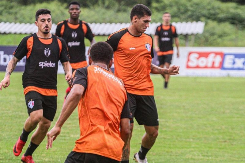 JEC enfrenta o l&iacute;der Herc&iacute;lio Luz na noite deste domingo (26), em Tubar&atilde;o – Foto: Gustavo Mej&iacute;a/JEC/Divulga&ccedil;&atilde;o/ND