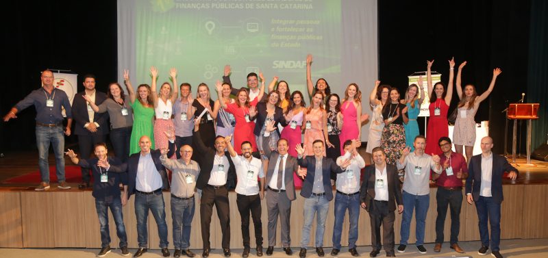 Auditores de Finan&ccedil;as p&uacute;blicas reunidos no encerramento do Encontro, em fevereiro – Foto: Divulga&ccedil;&atilde;o