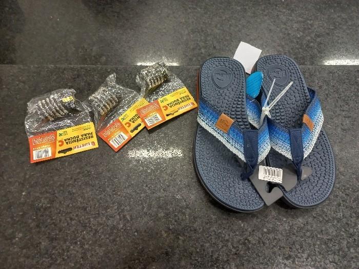 Homem teria tentado furtar chinelo e pe&ccedil;as de resist&ecirc;ncia de chuveiro no bairro Cordeiros – Foto: Pol&iacute;cia Militar/Divulga&ccedil;&atilde;o/ND