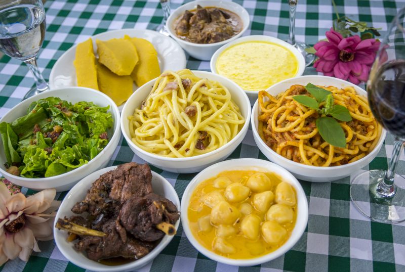 Na hora do almo&ccedil;o &eacute; que as heran&ccedil;as italianas mais se manifestam em Nova Veneza.&nbsp;– Foto: Z&eacute; Ronconi