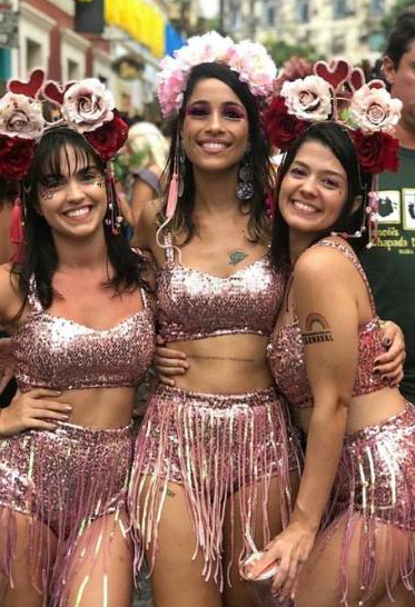 Glitter da cabe&ccedil;a aos p&eacute;s – Foto: Instagram/Reprodu&ccedil;&atilde;o/ND