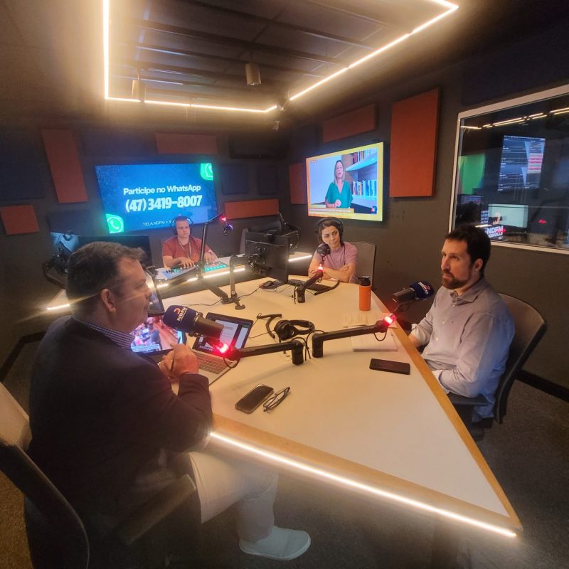 GIRO ND – Sabrina Aguiar, Matheus Furlan e o Secret&aacute;rio Diego Calegari. FOTO: Produ&ccedil;&atilde;o NDFM Joinville&nbsp;