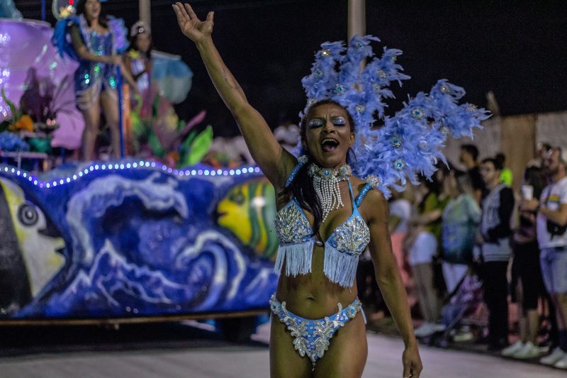No domingo (19), Navegantes recebeu o desfile das escolas de samba da cidade – Foto: Bruno Golembiewski/ND