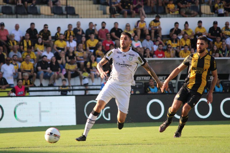 Saiu do Scarpelli, o Figueirense n&atilde;o assusta ningu&eacute;m – Foto: Patrick Floriani/FFC
