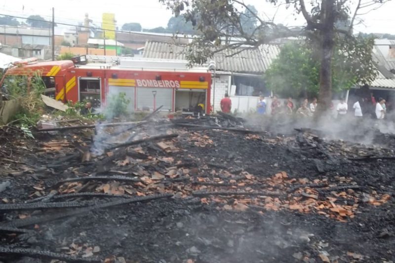 Corpo foi encontrado carbonizado ap&oacute;s inc&ecirc;ndio em Porto Uni&atilde;o – Foto: CBM/Divulga&ccedil;&atilde;o