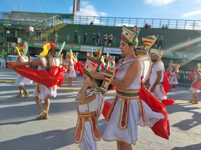 M&atilde;e e fila desfilaram juntas – Foto: Ana Schoeller/ND