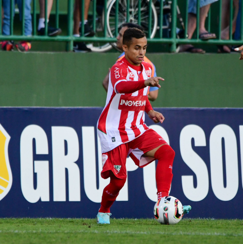 Jean Belinho entrou na segunda etapa do jogo entre Chapecoense e Atl&eacute;tico Catarinense – Foto: Divulga&ccedil;&atilde;o/CAC