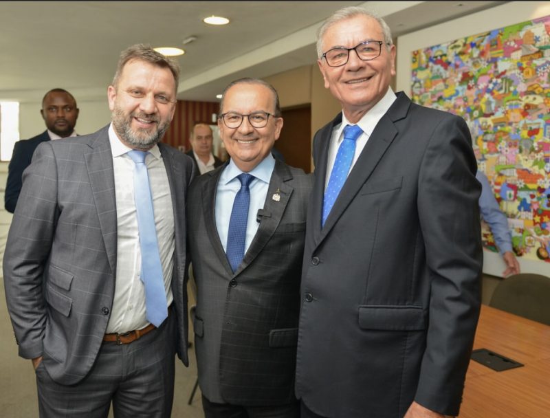 Jerry Comper (MDB), Jorginho Mello (PL) e Silvio Dreveck (Progressista) – Foto: Moacir Pereira