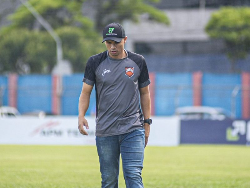 T&eacute;cnico Higo Magalh&atilde;es deixou o Cambori&uacute; e assumiu o Manaus – Foto: Leo Piva/CFC/Divulga&ccedil;&atilde;o/ND