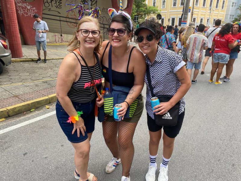 Ana L&uacute;cia Roda, de 64 anos, Joseana da Rosa, de 35 anos, e Fernanda Pinheiro, 28 anos – Foto: L&iacute;dia Gabriella/Reprodu&ccedil;&atilde;o/ND