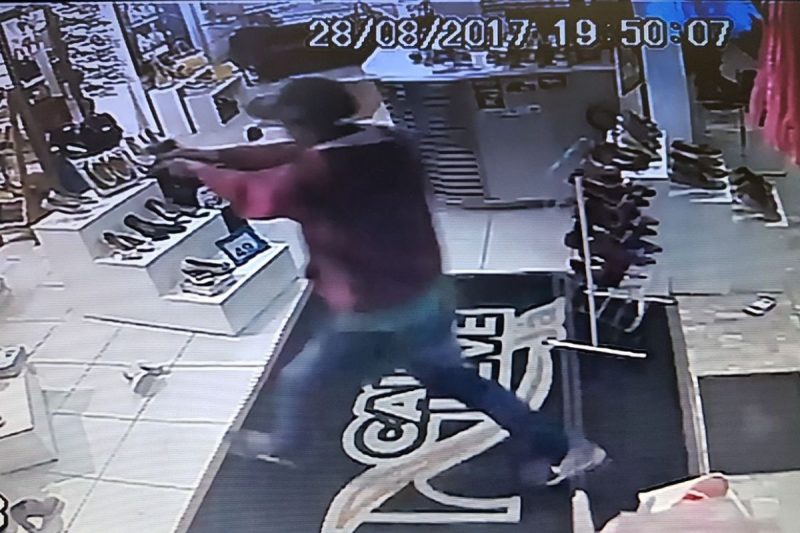 C&acirc;mera de seguran&ccedil;a registrou o crime – Foto: Reprodu&ccedil;&atilde;o/ND