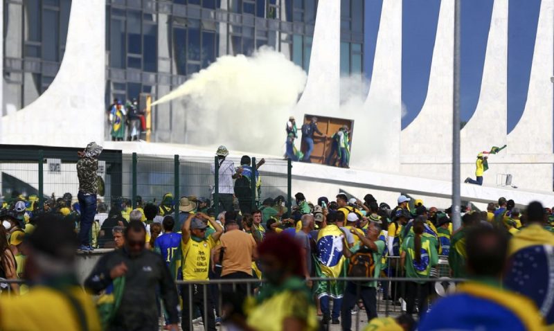 Manifestantes invadiram Congresso, STF e Palácio do Planalto durante atos de 8 de janeiro