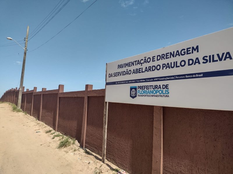 Rua que será pavimentada fica na margem da Lagoa do Jacaré, em Florianópolis