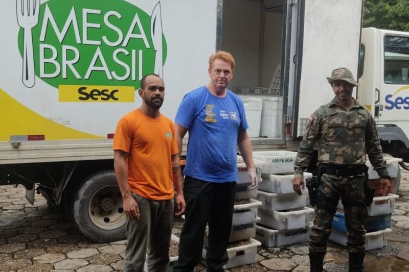 Tr&ecirc;s embarca&ccedil;&otilde;es faziam a perca ilegal do camar&atilde;o – Foto: Pol&iacute;cia Militar Ambiental/Divulga&ccedil;&atilde;o/ND