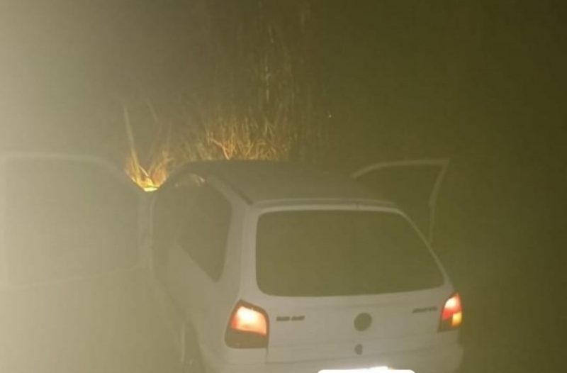 Ap&oacute;s furto de carro, homens trocam tiros com a pol&iacute;cia em Faxinal dos Guedes. &mdash; Foto: Pol&iacute;cia Militar