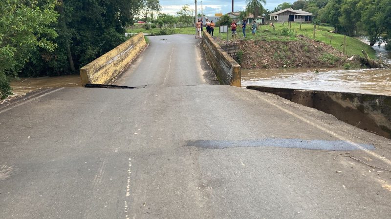 Ponte foi danificado ap&oacute;s forte chuva – Foto: Divulga&ccedil;&atilde;o/ND