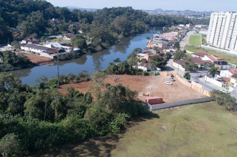Contrato com empresa foi rescindido e obra da ponte da rua Aub&eacute; est&aacute; paralisada – Foto: Prefeitura de Joinville/Divulga&ccedil;&atilde;o