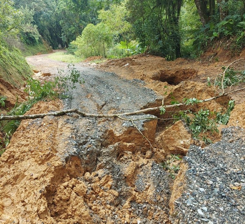 Chuva causou eros&atilde;o e abriu v&aacute;rias crateras – Foto: Prefeitura de S&atilde;o Bento do Sul/Divulga&ccedil;&atilde;o/ND