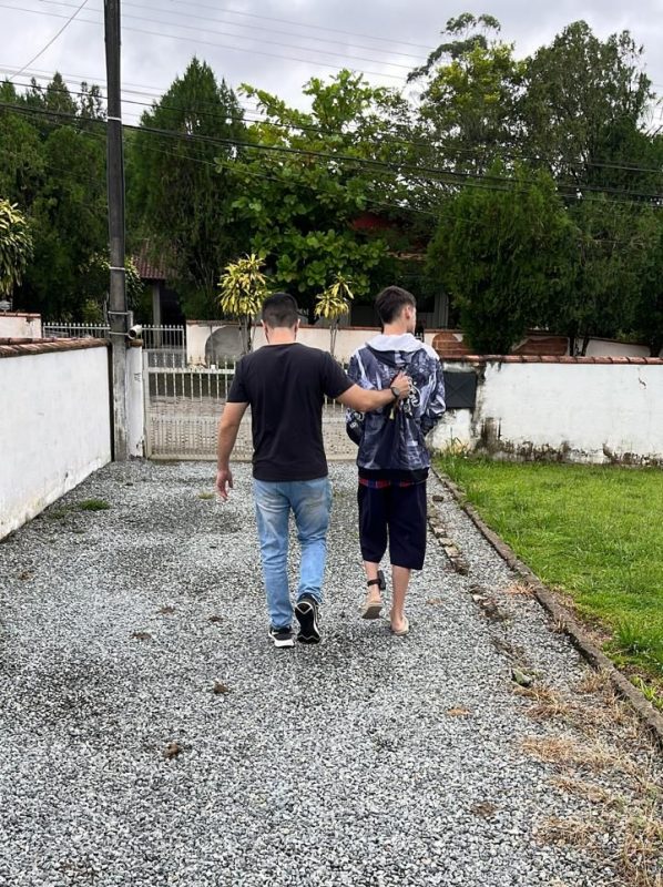 Homem com tornozeleira eletr&ocirc;nica &eacute; preso ap&oacute;s n&atilde;o cumprir condi&ccedil;&otilde;es impostas pela Justi&ccedil;a – Foto: Pol&iacute;cia Civil / Reprodu&ccedil;&atilde;o ND