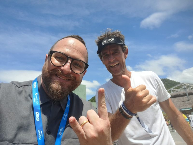 Resenha boa: Rafael Kuerten relembrou a rela&ccedil;&atilde;o dele e do irm&atilde;o Guga com a Copa Davis – Foto: marcelo cabral