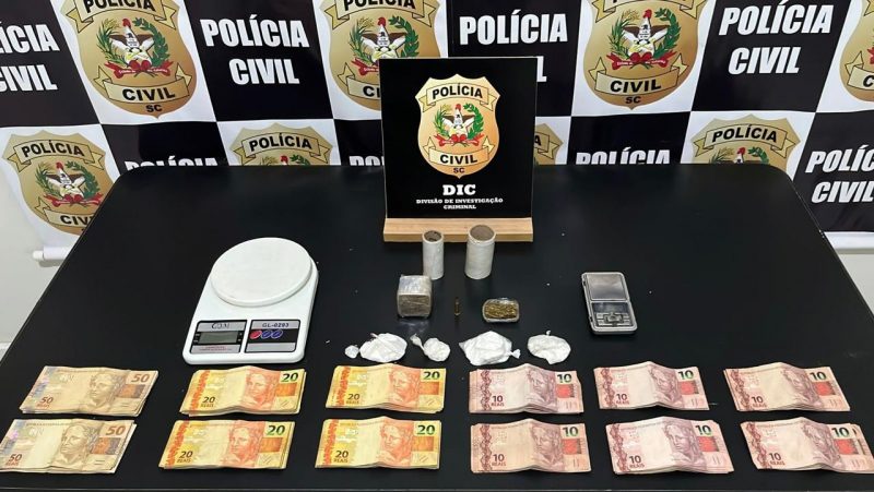 Execution of search and seizure warrant linked to Civil Police investigation into drug trafficking in Blumenau – Photo: Civil Police/Disclosure/ND