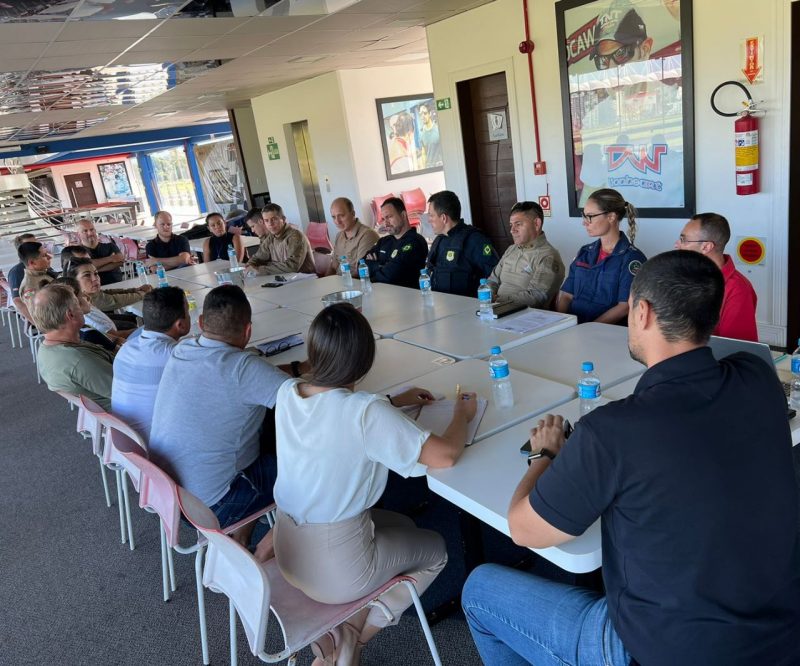 Reuni&atilde;o com organizadores, prefeitura e for&ccedil;as de seguran&ccedil;a aconteceu nesta ter&ccedil;a (7) – Foto: Pol&iacute;cia Militar/Reprodu&ccedil;&atilde;o/ND