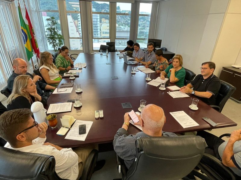 Foto mostra reuni&atilde;o entre o sindicato e a secretaria de educa&ccedil;&atilde;o – Foto: Sinte/Divulga&ccedil;&atilde;o/ND