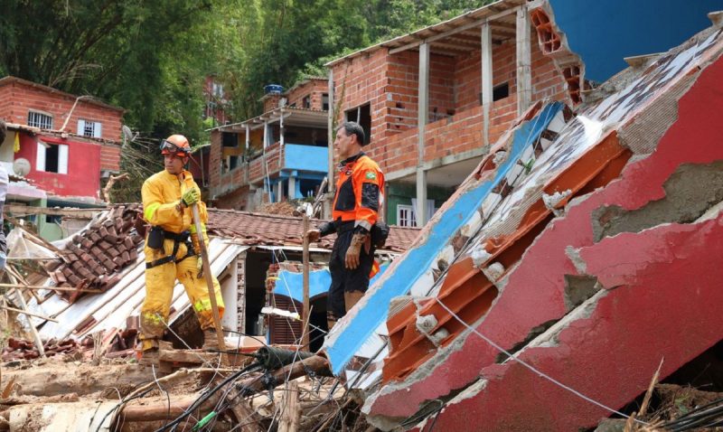 Temporal na &aacute;rea do Barra do Sahy, Litoral Norte de S&atilde;o Paulo, foi afetada pelos temporais ocorridos no &uacute;ltimo s&aacute;bado (18) e domingo (19) – Foto: Rovena Rosa/Ag&ecirc;ncia Brasil/ND