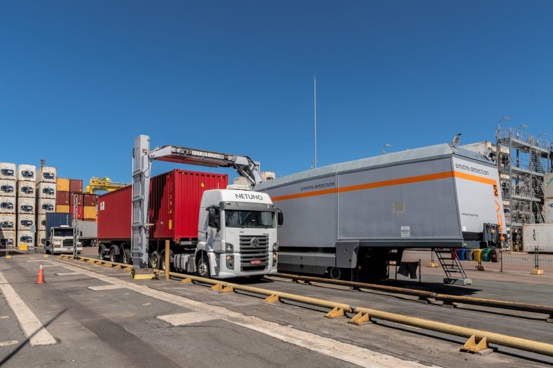 Cont&ecirc;ineres passam por scanner no porto – Foto: Portonave/Reprodu&ccedil;&atilde;o/ND