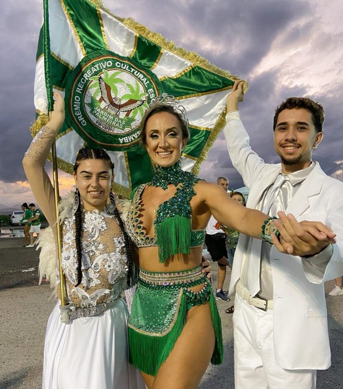 Escola celebra retomada aos desfiles p&oacute;s-pandemia – Foto: Jardim das Palmeiras/Reprodu&ccedil;&atilde;o/ND